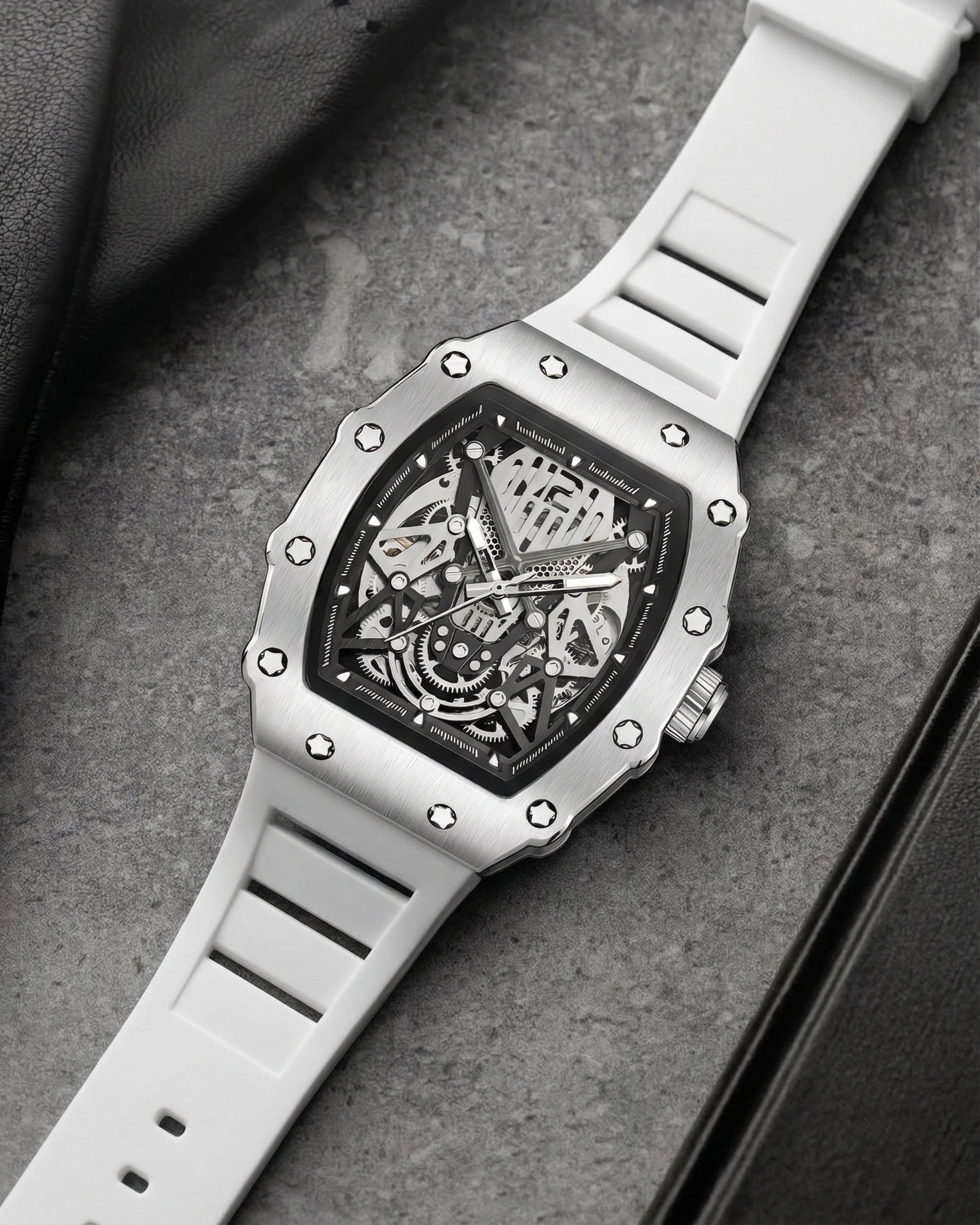 Gran turismo White 44mm